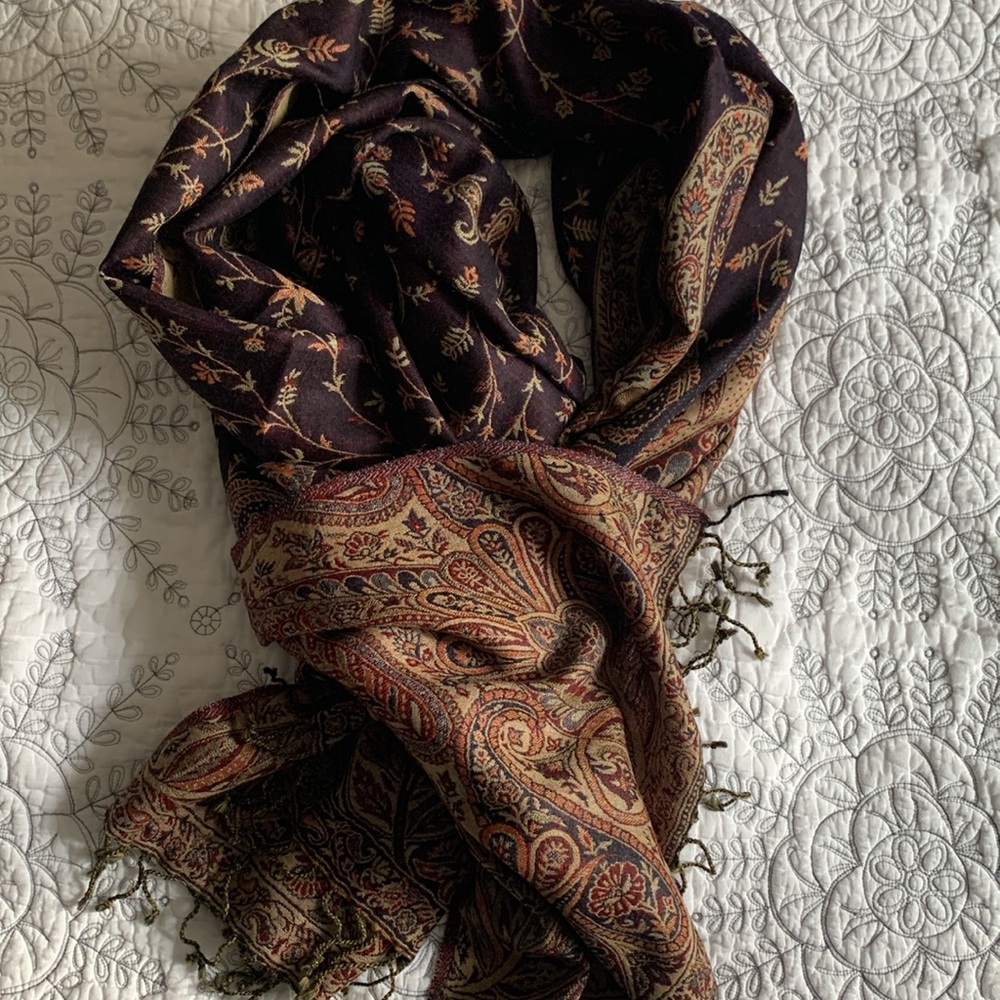 Gorgeous wool jamavar scarf / wrap